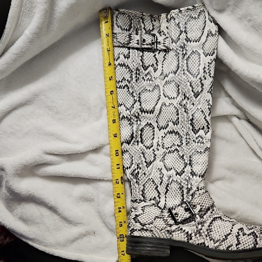 Source Unknown Snake Print Combat Boots - Black and Gray - Picture 10 of 10